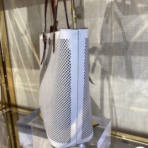 Brand new with tags Authentic Tory Burch Emerson Tote light cream - Picture 4 of 14